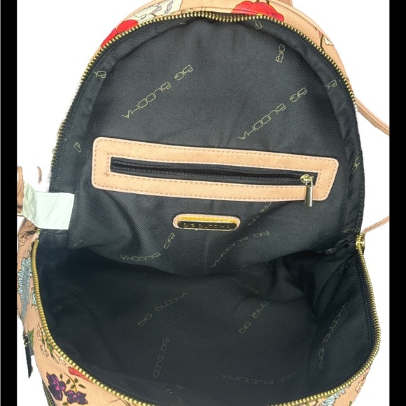 🔥BIG BUDDHA pink backpack with beautiful vibrant flowers and gold Size: OS🔥 - Picture 4 of 9